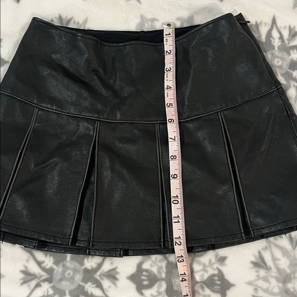 Garage Black Pleated Mini Skirt/skort faux leather - Picture 4 of 8